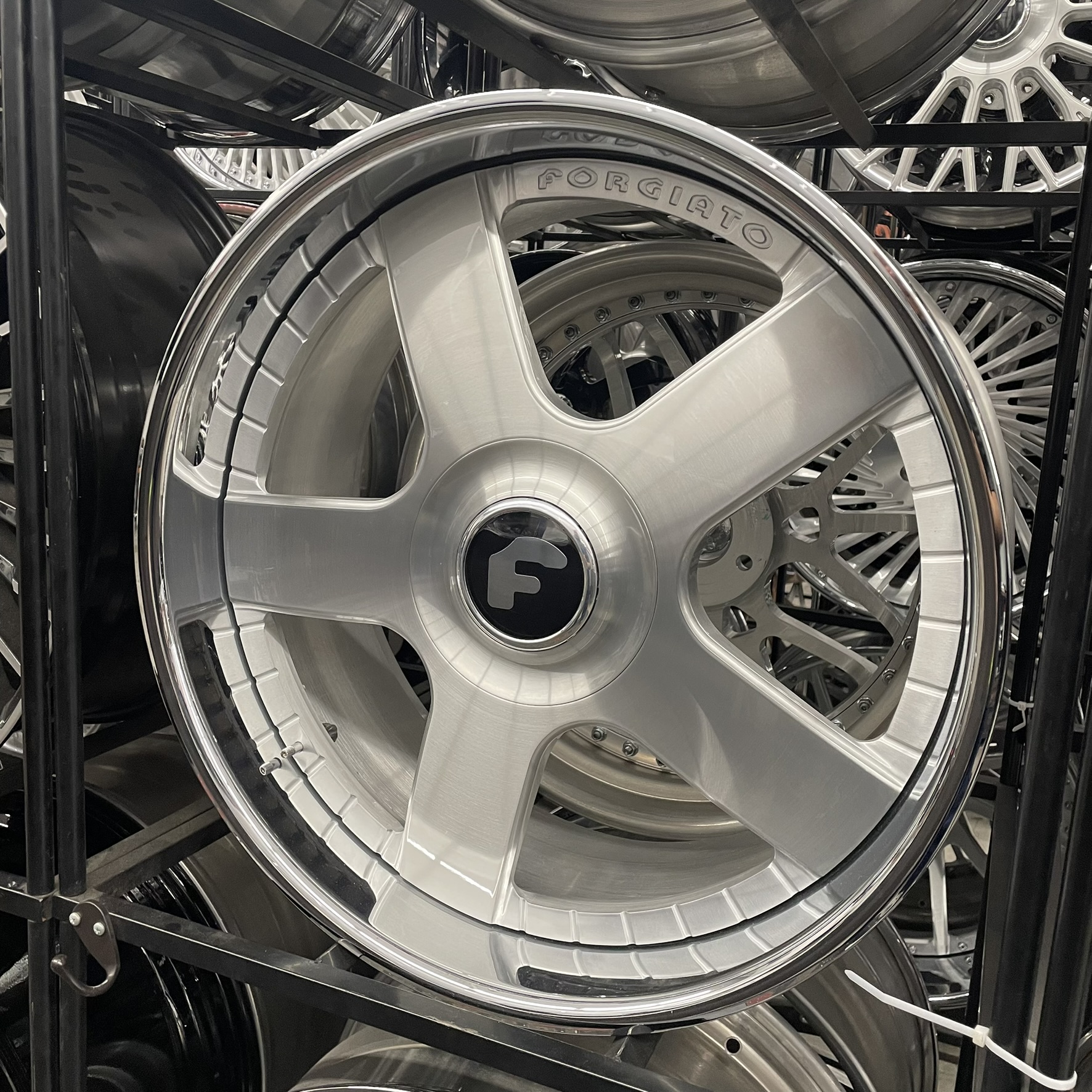 22" Forgiato Wheels Belize XKW-1 XL Floater Cap Brushed Silver Chrome Lip 5x112/5x114.3/5x115/5x120  - 4 Wheels and Tires Package