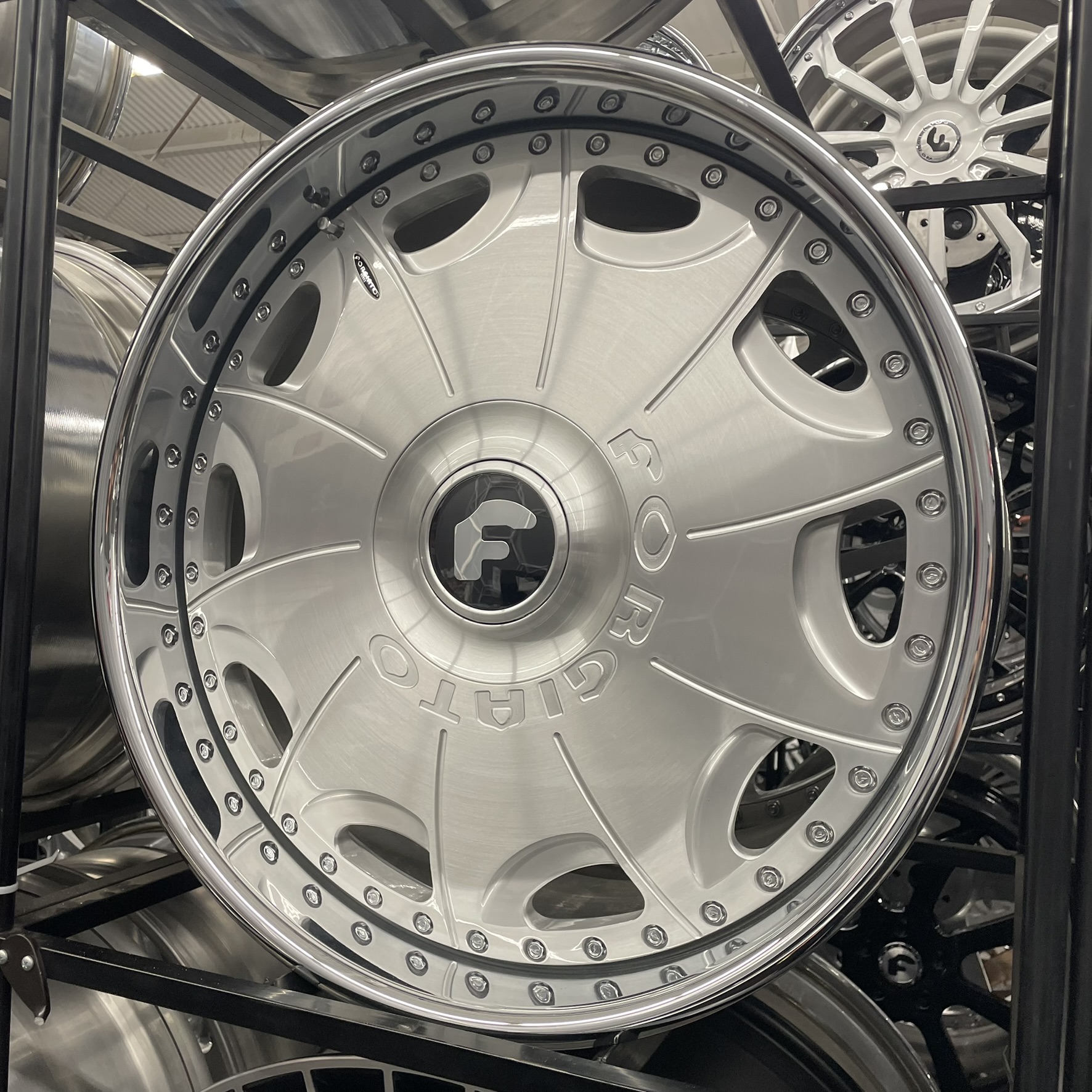 22" Forgiato Wheels Emiliano XL Floater Cap Brushed Silver Chrome Lip 5x112/5x114.3/5x115/5x120  - 4 Wheels and Tires Package