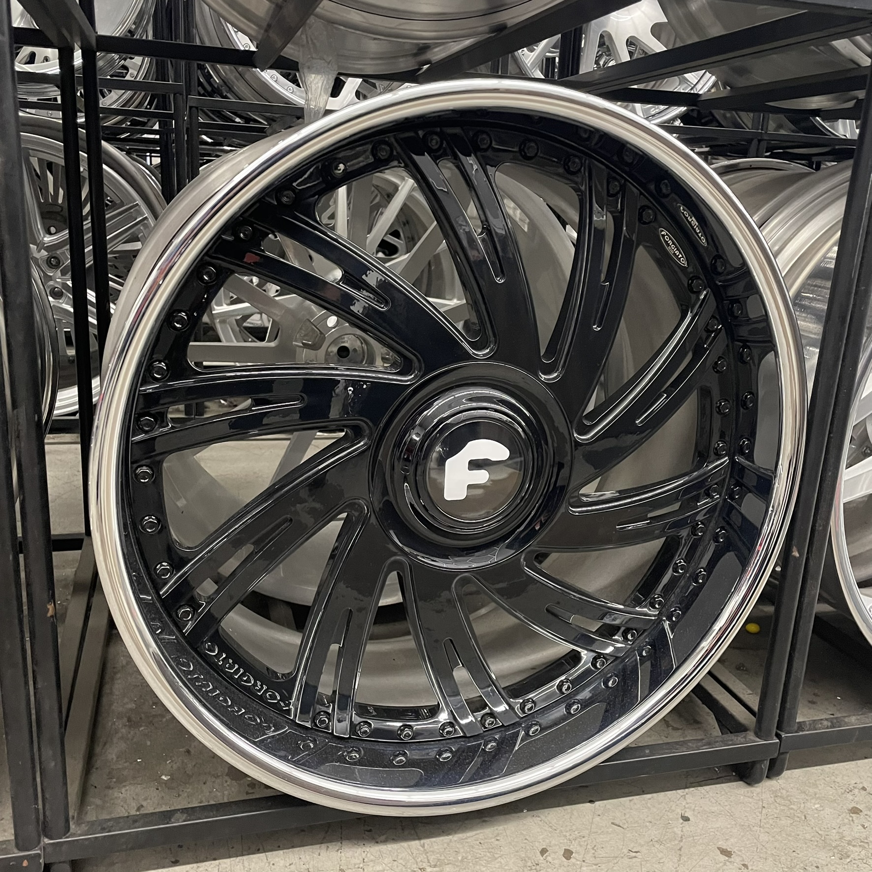 22" Forgiato Wheels C2C-1 XL Floater Cap Gloss Black Chrome Lip 5x112/5x114.3/5x115/5x120  - 4 Wheels and Tires Package
