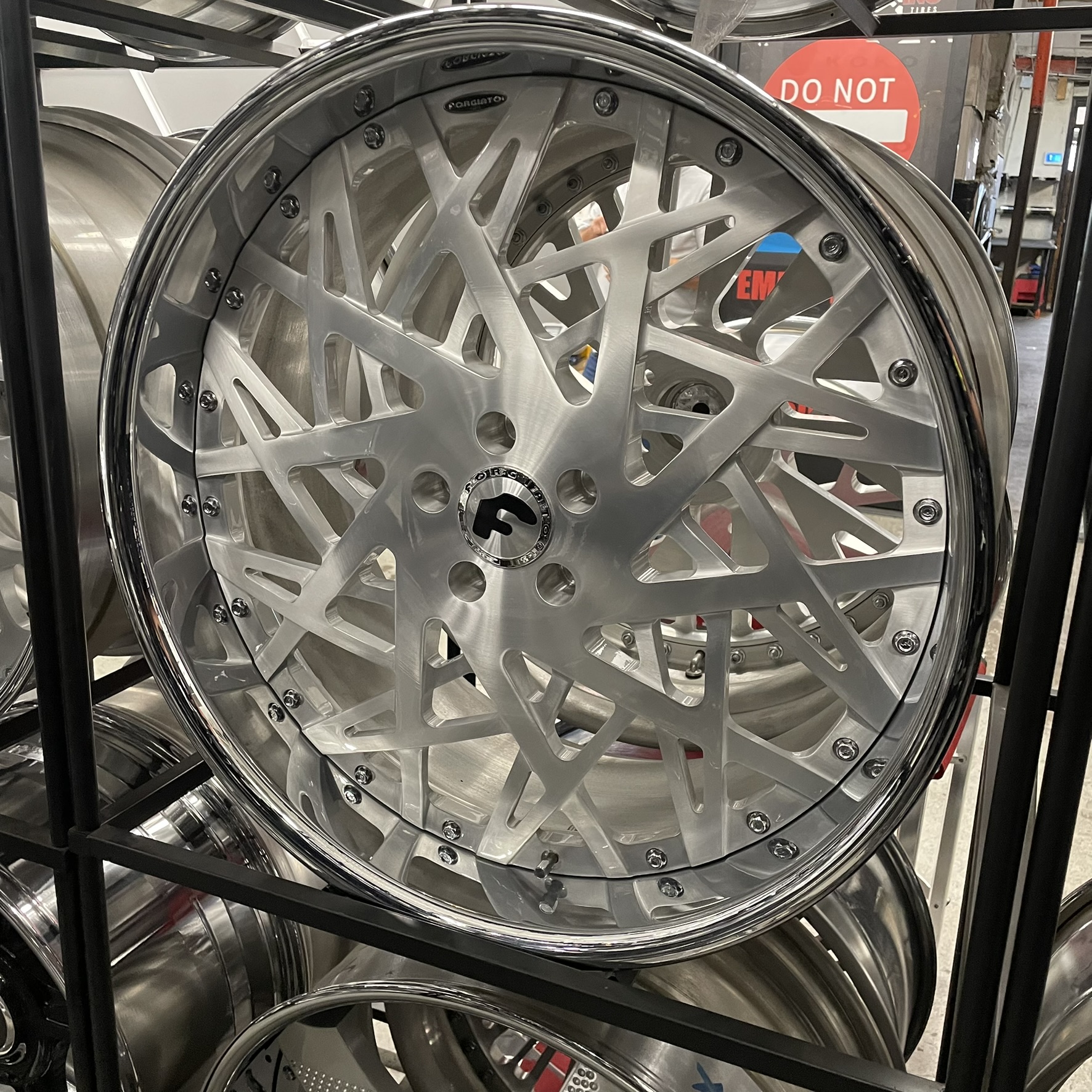 22" Forgiato Wheels Pasticcio Brushed Silver Chrome Lip 5x112/5x114.3/5x115/5x120  - 4 Wheels and Tires Package