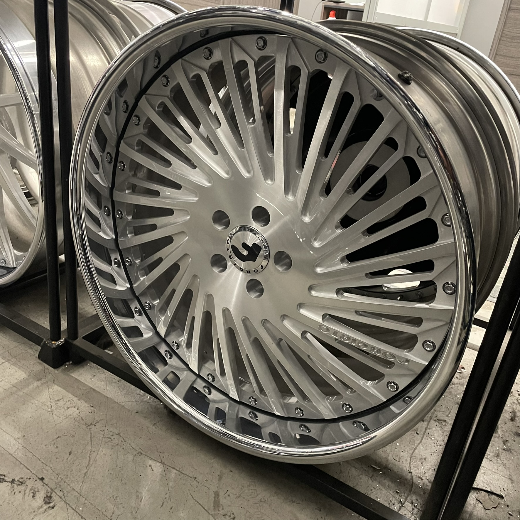 22" Forgiato Wheels Rapidiosso Brushed Silver Chrome Lip 5x112/5x114.3/5x115/5x120  - 4 Wheels and Tires Package