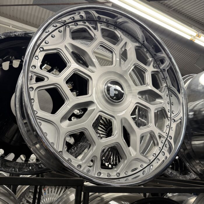 28" Forgiato Wheels Otaggono Brushed Silver Chrome Lip XL Floater Cap 6x135/6x139.7 - 4 Wheel & Tire Package